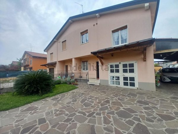 casa indipendente in vendita a Brescia in zona Villaggio Sereno