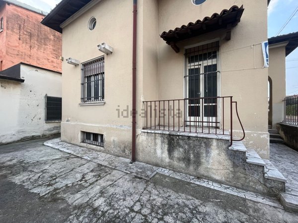 casa indipendente in vendita a Brescia in zona Quartiere Primo Maggio