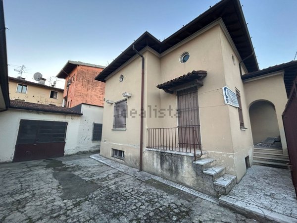 casa indipendente in vendita a Brescia in zona Quartiere Primo Maggio