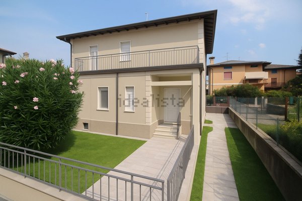 casa indipendente in vendita a Brescia in zona Urago/Mella