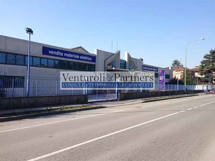 negozio in vendita a Brescia in zona Fiumicello