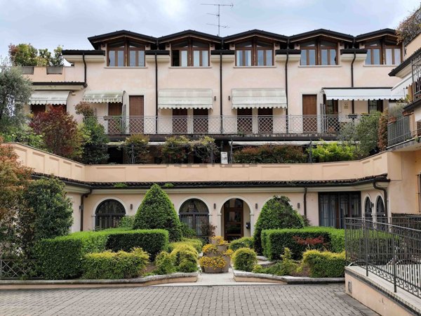 appartamento in vendita a Brescia in zona Crocifissa di Rosa