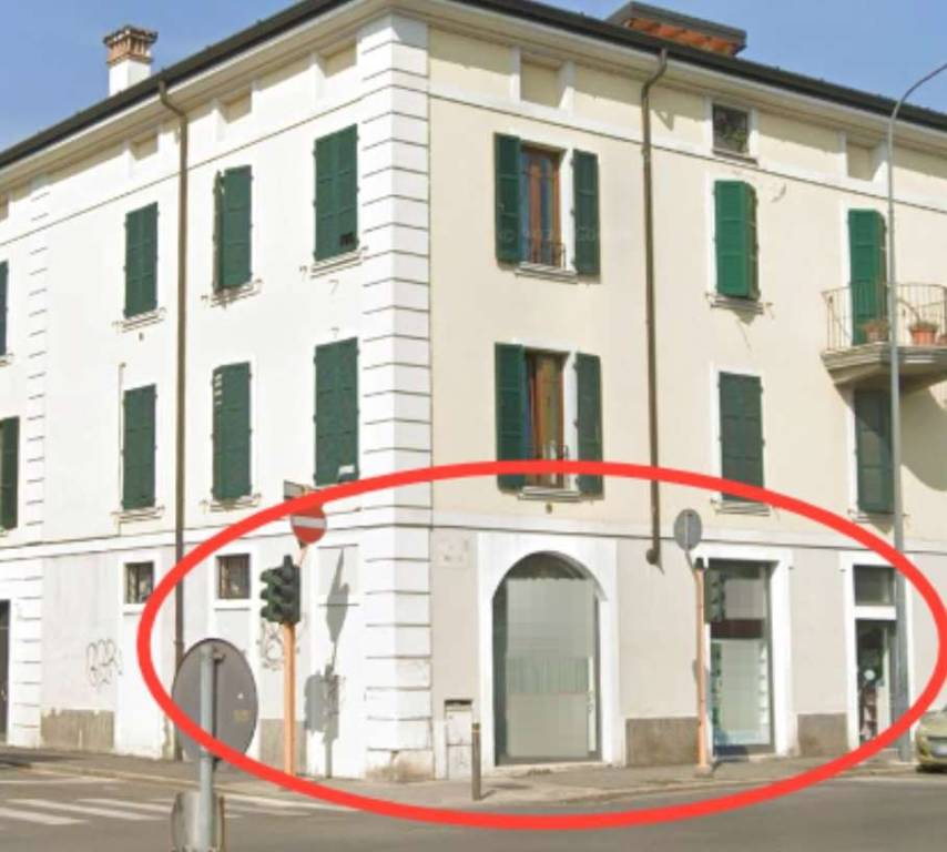 negozio in vendita a Brescia in zona Fiumicello