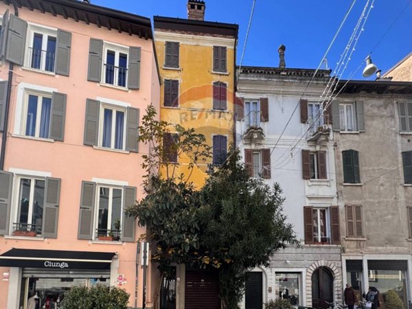 casa indipendente in vendita a Brescia in zona Centro Storico