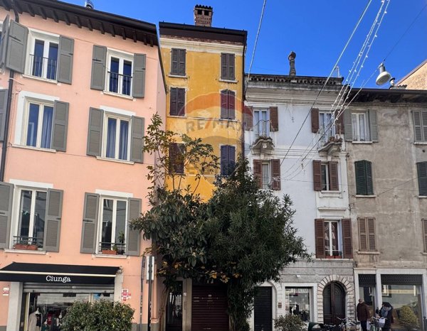 casa indipendente in vendita a Brescia in zona Centro Storico