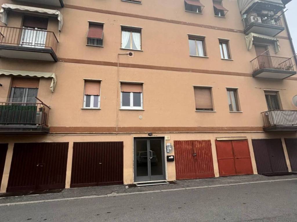 negozio in vendita a Brescia in zona Villaggio Prealpino