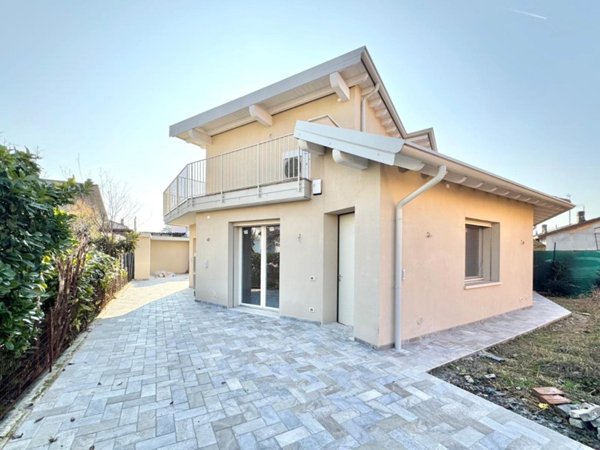 casa indipendente in vendita a Brescia in zona Chiusure