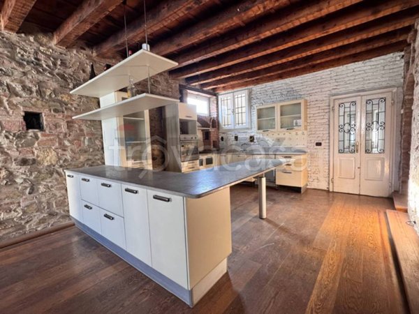 casa indipendente in vendita a Brescia in zona Centro Storico