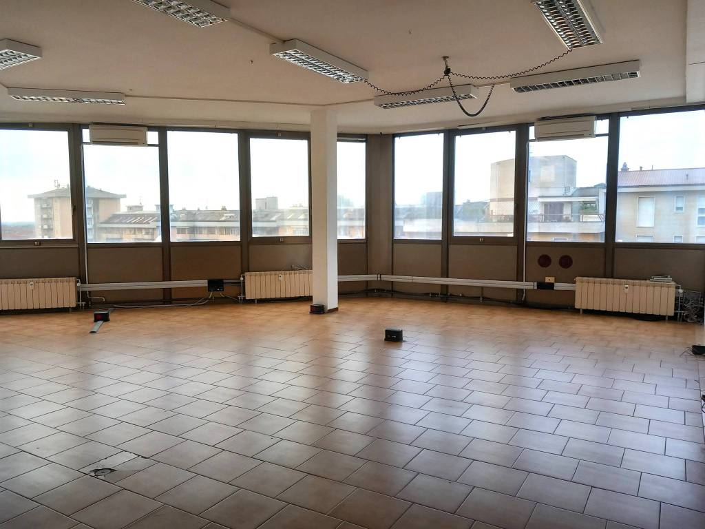 ufficio in vendita a Brescia in zona Volta