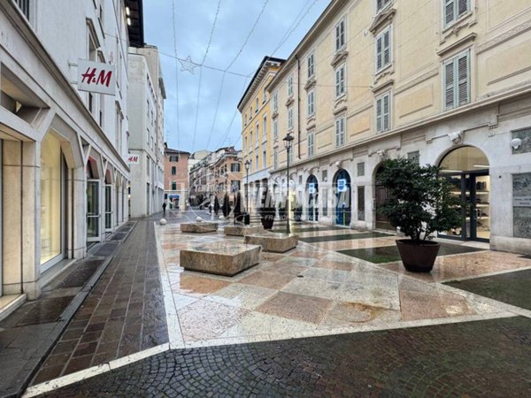 negozio in vendita a Brescia in zona Centro Storico