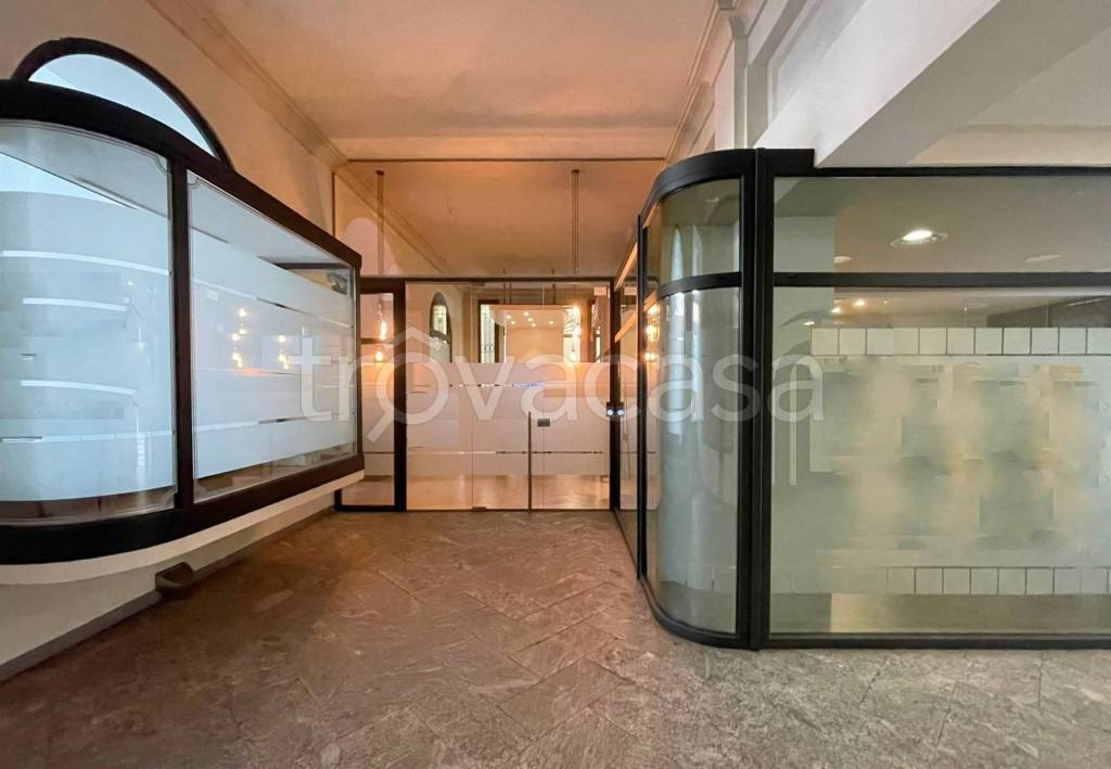 negozio in vendita a Brescia in zona Centro Storico