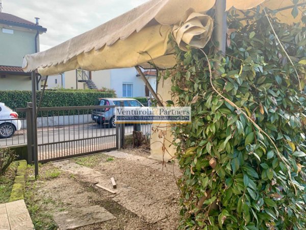 casa indipendente in vendita a Brescia in zona Villaggio Prealpino