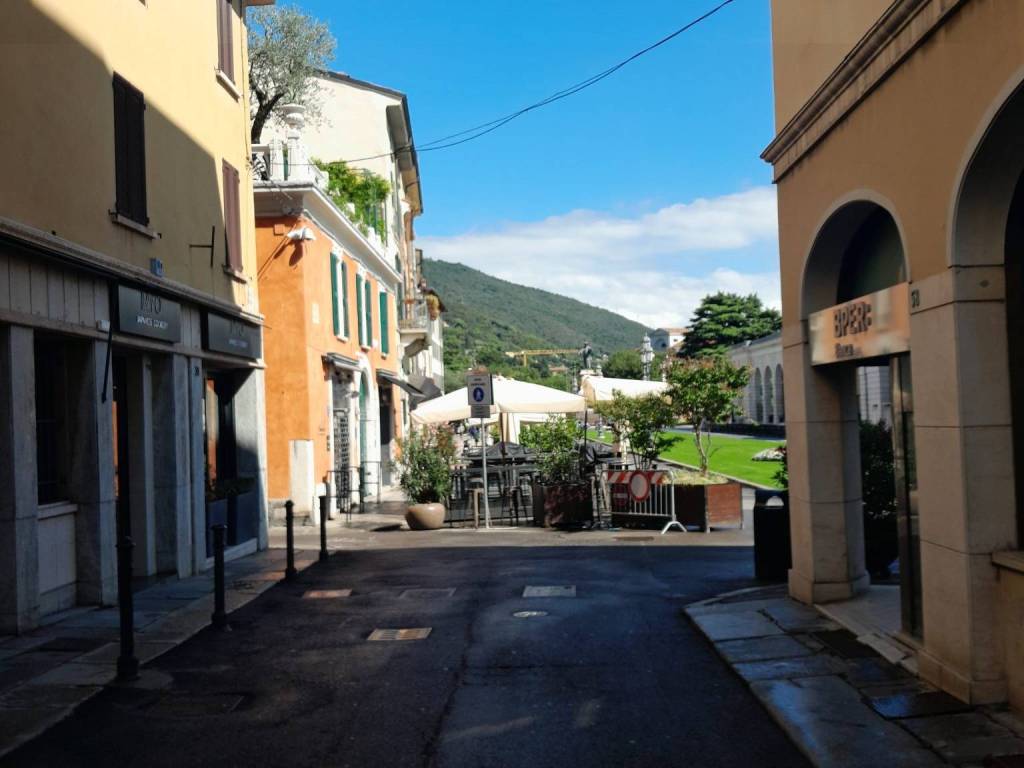 negozio in vendita a Brescia in zona Centro Storico