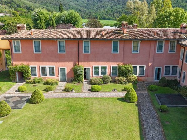 appartamento in vendita a Brescia in zona Mompiano