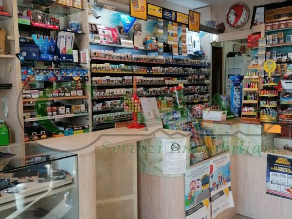 negozio in vendita a Brescia in zona Volta