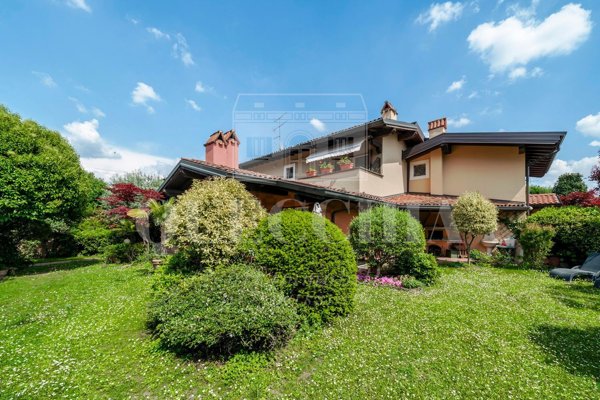 casa indipendente in vendita a Brescia in zona Caionvico