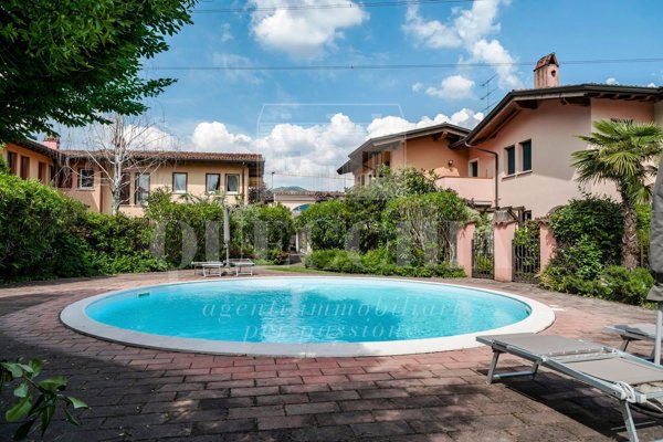 casa indipendente in vendita a Brescia in zona Caionvico