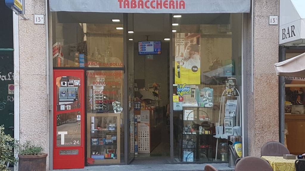 negozio in vendita a Brescia in zona Centro Storico