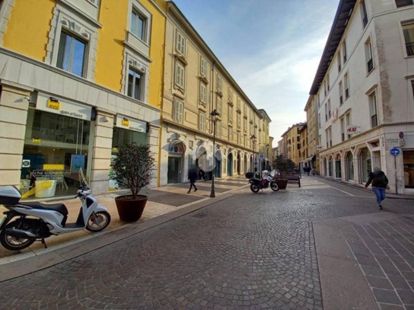 negozio in vendita a Brescia in zona Centro Storico