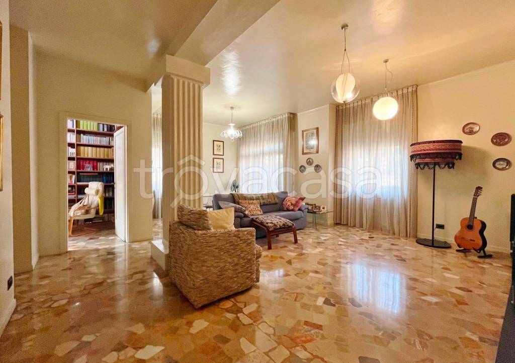 appartamento in vendita a Brescia in zona Porta Venezia