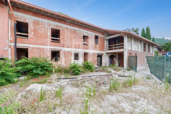 casa indipendente in vendita a Brescia