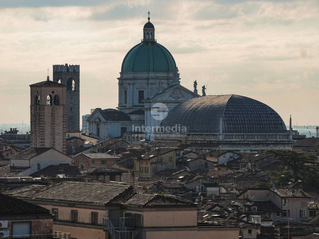 appartamento in vendita a Brescia in zona Centro Storico