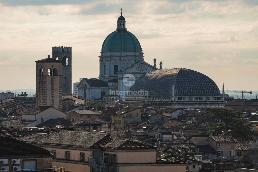 appartamento in vendita a Brescia in zona Carmine