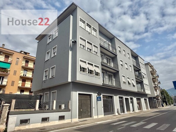 negozio in vendita a Brescia in zona Crocifissa di Rosa