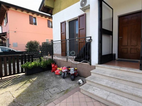 casa indipendente in vendita a Brescia in zona Volta