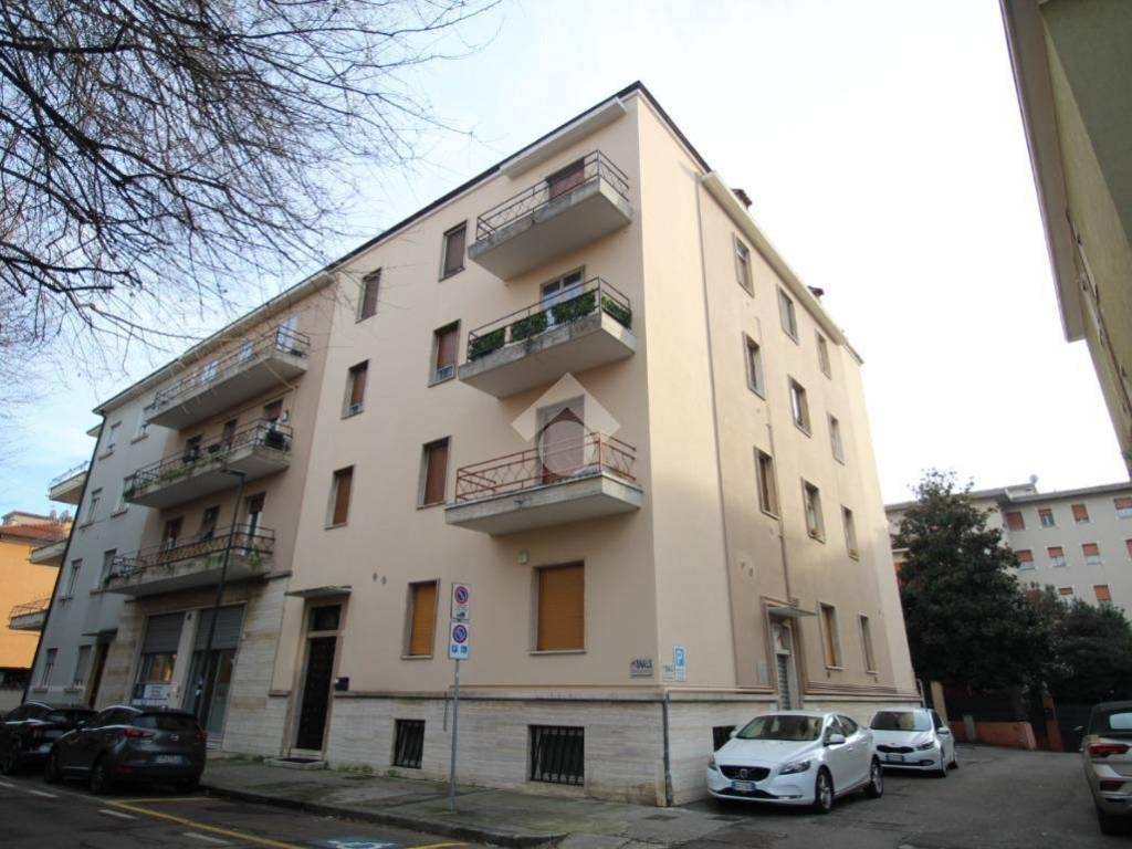 appartamento in vendita a Brescia in zona Crocifissa di Rosa