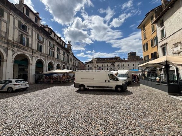 appartamento in vendita a Brescia in zona Centro Storico