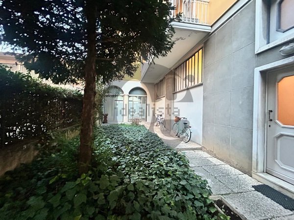 appartamento in vendita a Brescia in zona Crocifissa di Rosa