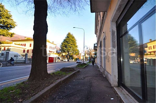 negozio in vendita a Brescia in zona Porta Venezia