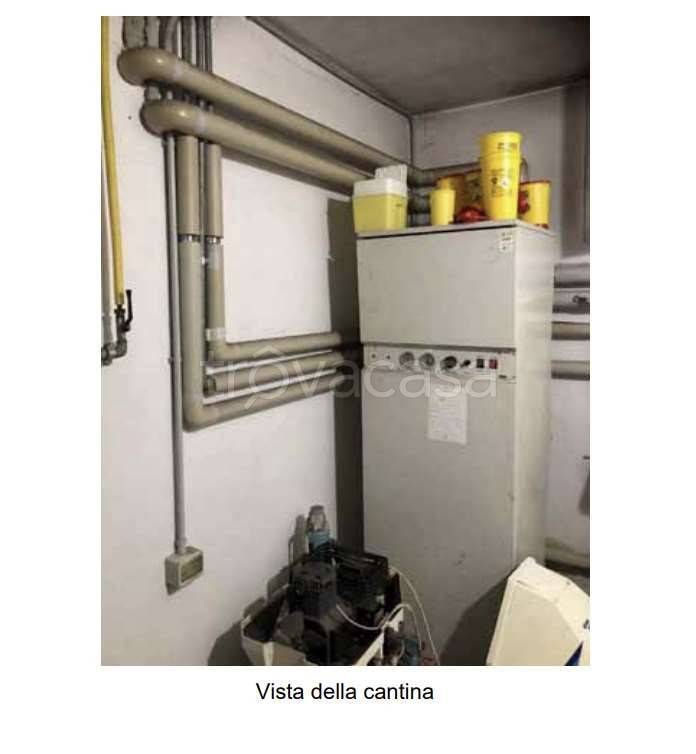 negozio in vendita a Brescia in zona Crocifissa di Rosa