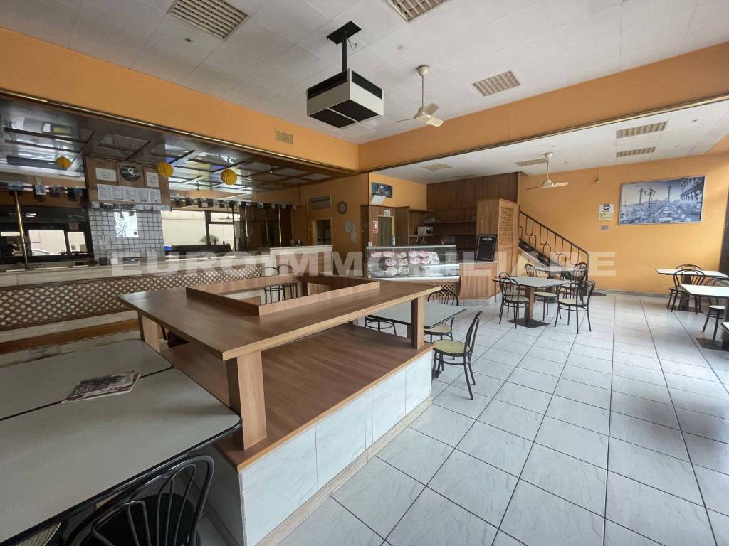 negozio in vendita a Brescia in zona Volta