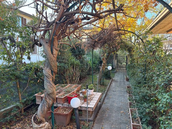 casa indipendente in vendita a Brescia