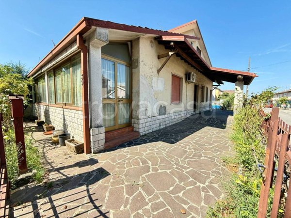 casa indipendente in vendita a Brescia in zona Villaggio Badia