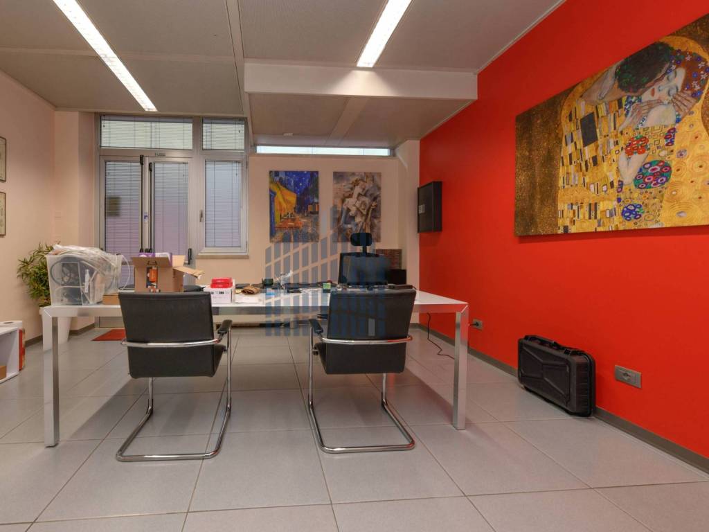 ufficio in vendita a Brescia in zona Volta