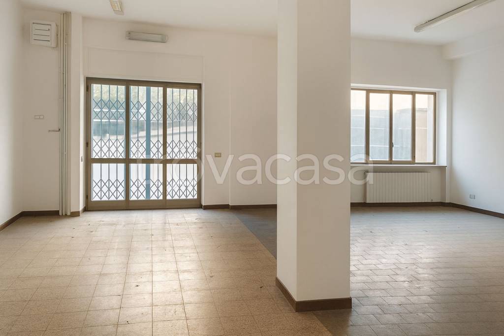 locale commerciale in vendita a Brescia in zona Porta Venezia