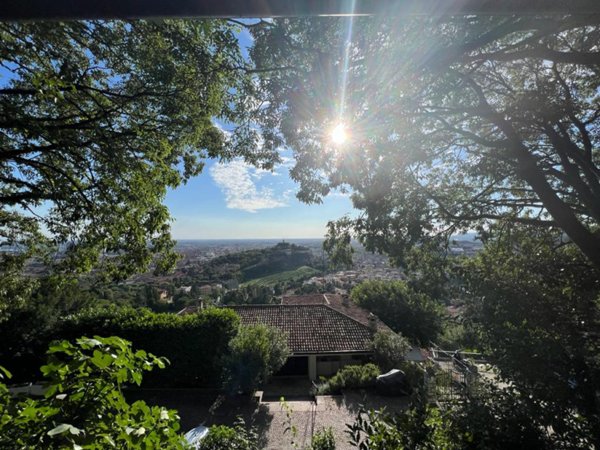 casa indipendente in vendita a Brescia in zona Porta Venezia