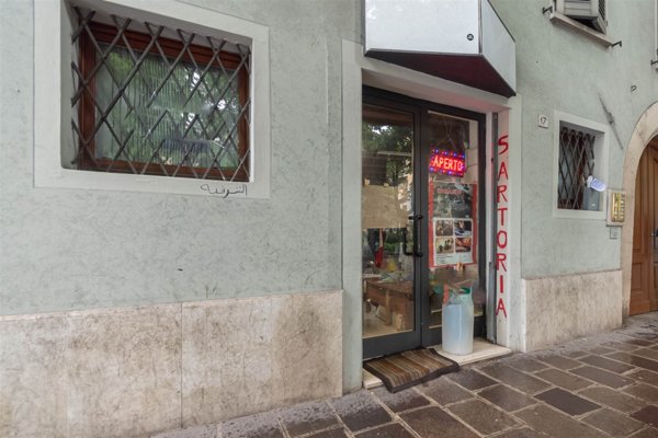 negozio in vendita a Brescia in zona Centro Storico