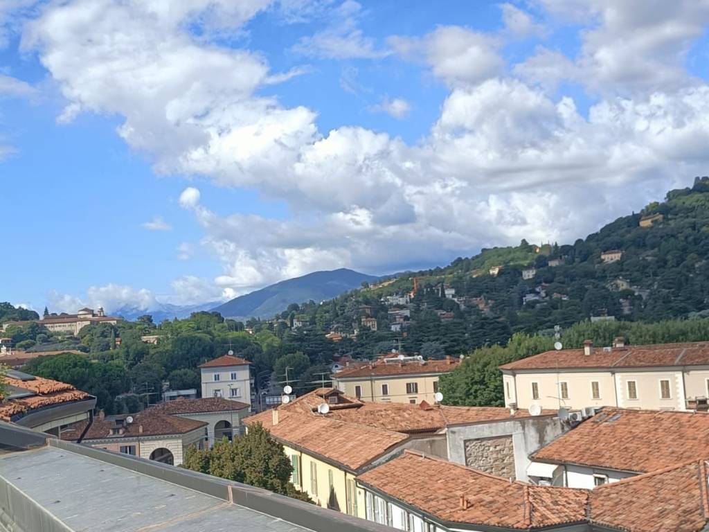appartamento in vendita a Brescia in zona Centro Storico