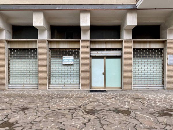 negozio in vendita a Brescia in zona Centro Storico