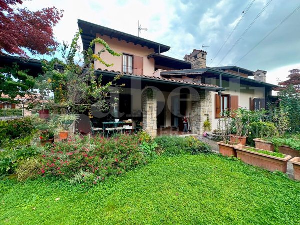 casa indipendente in vendita a Brescia in zona Caionvico