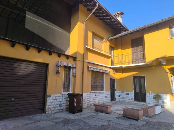 casa indipendente in vendita a Brescia in zona Volta