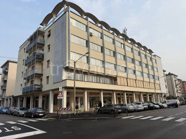 negozio in vendita a Brescia in zona Borgo Trento