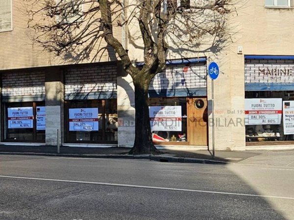 negozio in vendita a Brescia in zona Centro Storico
