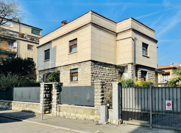 casa indipendente in vendita a Brescia in zona Borgo Trento