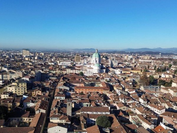 negozio in vendita a Brescia in zona Centro Storico