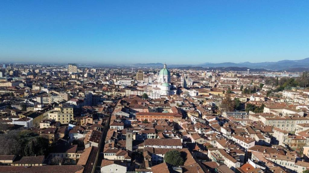 negozio in vendita a Brescia in zona Centro Storico